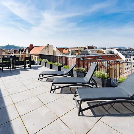 Lägenhet New Blue Danube With Balcony And Parking *