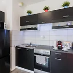 Apartment New Blue Danube With Balcony And Parking