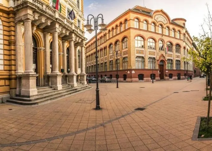 New Blue Danube With Balcony And Parking Apartament *